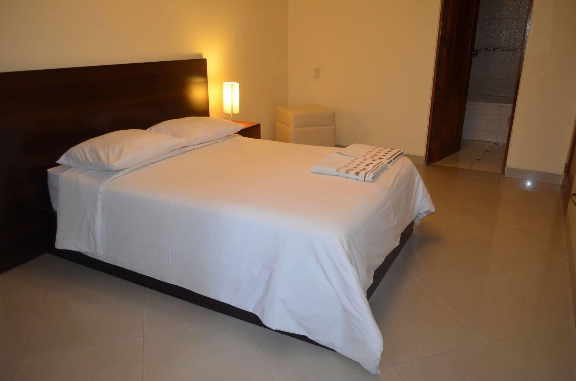 Auberge de jeunesse Le Saint-Etienne à Trujillo Extérieur photo