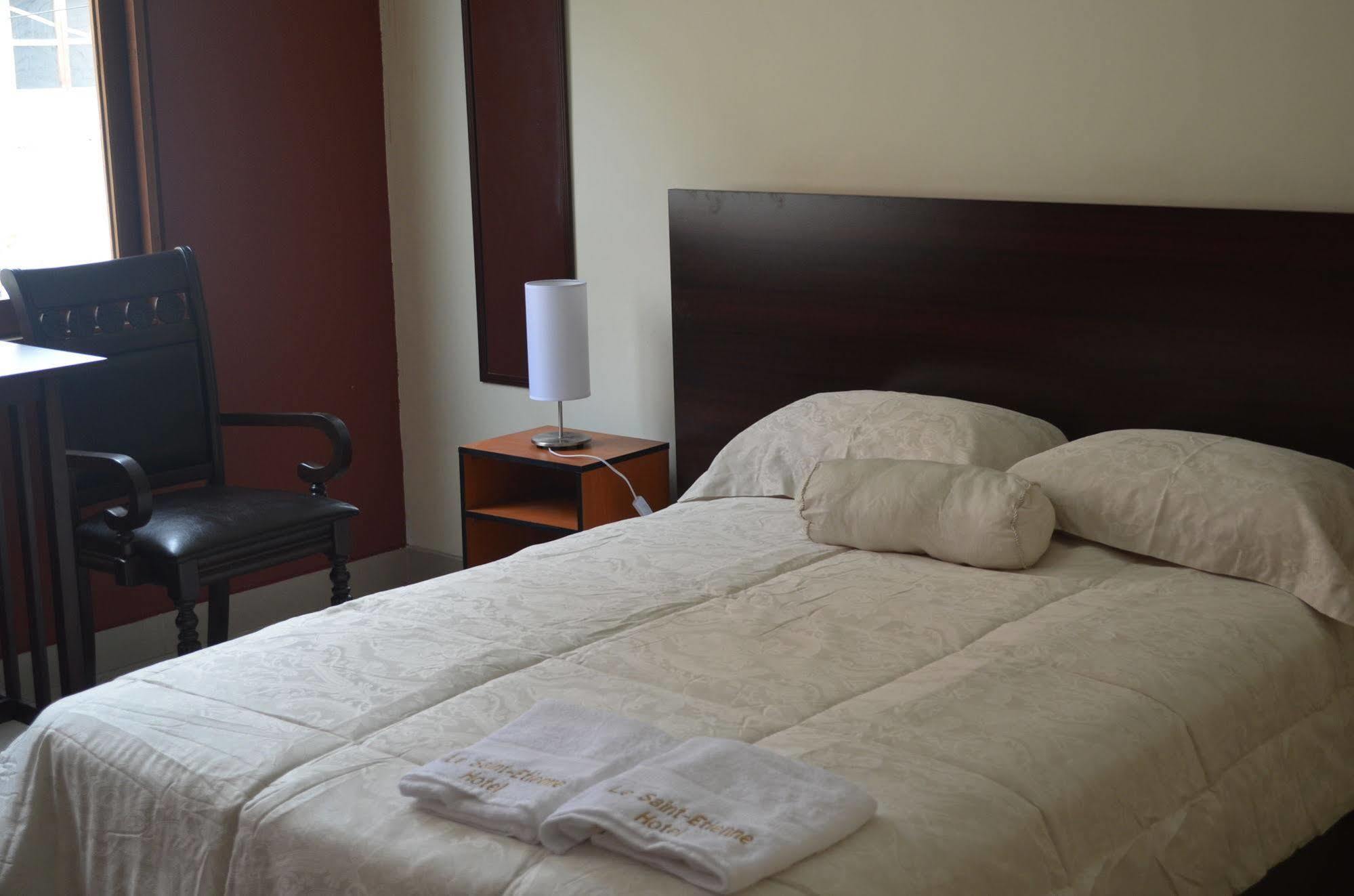Auberge de jeunesse Le Saint-Etienne à Trujillo Extérieur photo