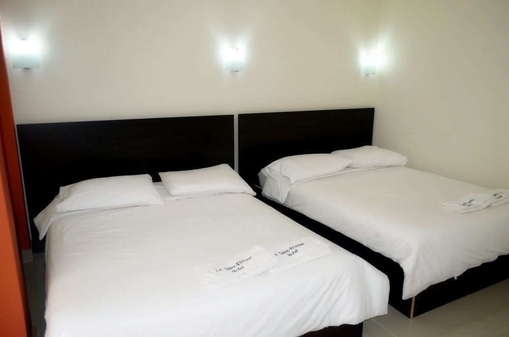 Auberge de jeunesse Le Saint-Etienne à Trujillo Extérieur photo
